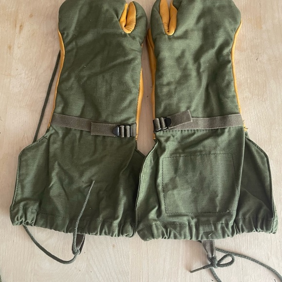 US Military Cold Weather Trigger Finger Mittens With Liners Size Medium - Picture 3 of 6
